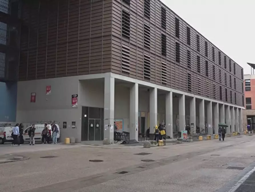 Immagine 1 di Attività commerciale in vendita  in PARCO SAN DONATO a Firenze