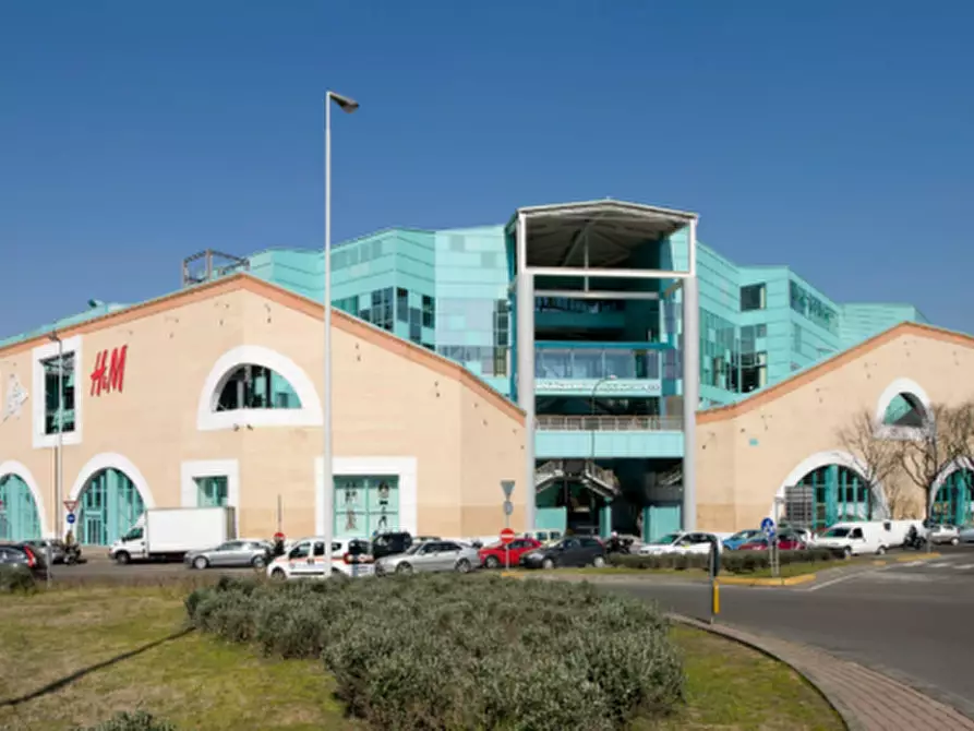 Immagine 4 di Attività commerciale in vendita  in PARCO SAN DONATO a Firenze
