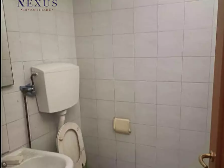 Immagine 3 di Negozio in vendita  in Via Canale Albani 1 e 8/A a Fano
