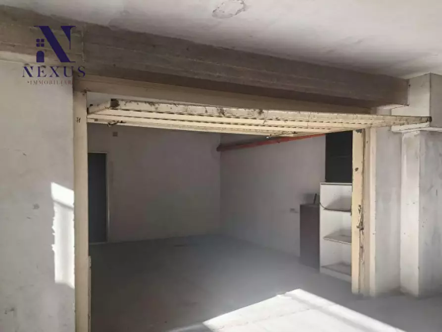 Immagine 8 di Negozio in vendita  in Via Canale Albani 1 e 8/A a Fano