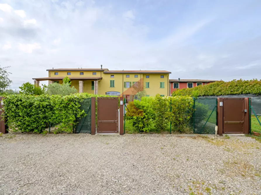 Immagine 1 di Villetta a schiera in vendita  in Strada Angelica, 42-44 a Parma