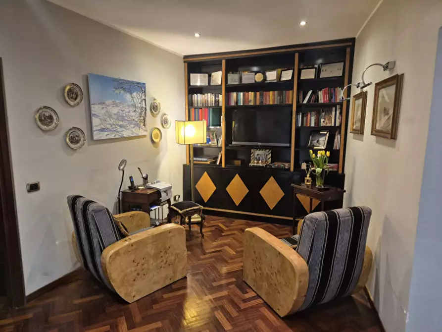 Immagine 21 di Appartamento in vendita  in Passeggiata di Ripetta a Roma