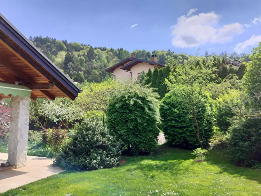 Immagine 2 di Villa in vendita  a Trento