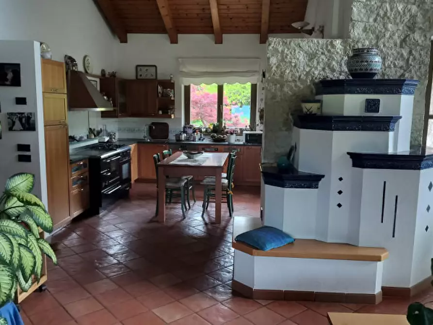 Immagine 4 di Villa in vendita  a Trento