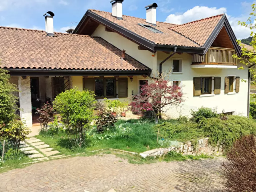 Immagine 28 di Villa in vendita  a Trento