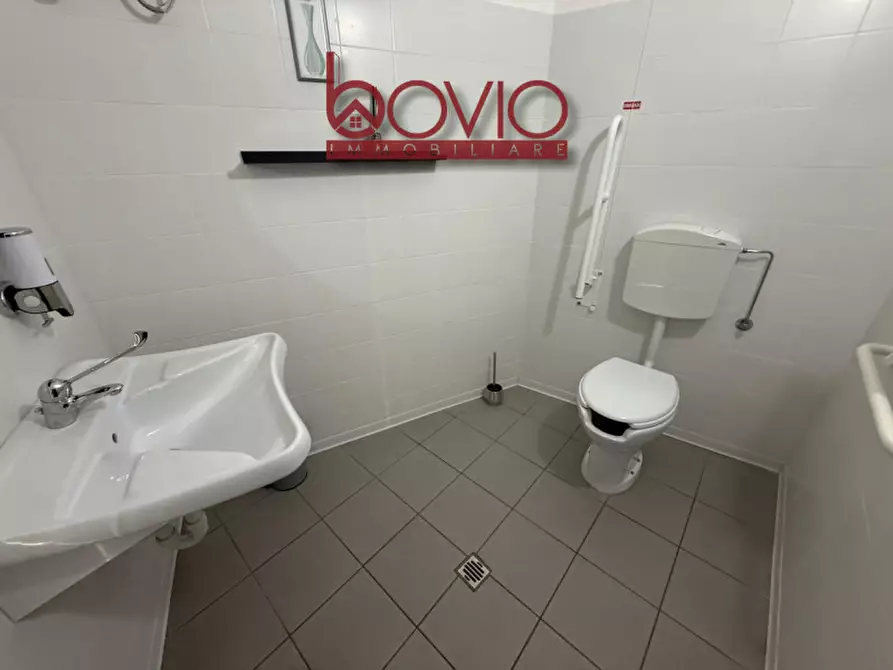 Immagine 42 di Attività commerciale in vendita  in Via Canonico Bartolomeo Elia SNC a San Mauro Torinese
