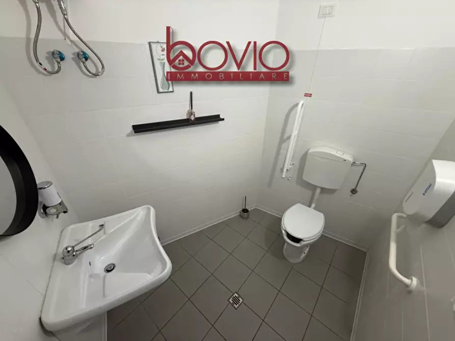 Immagine 44 di Attività commerciale in vendita  in Via Canonico Bartolomeo Elia SNC a San Mauro Torinese