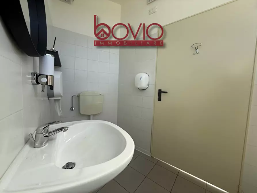 Immagine 47 di Attività commerciale in vendita  in Via Canonico Bartolomeo Elia SNC a San Mauro Torinese