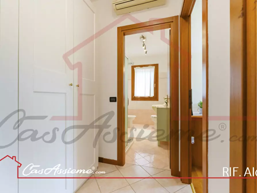 Immagine 15 di Appartamento in vendita  a Rossano Veneto