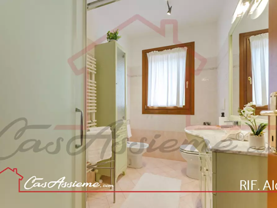 Immagine 16 di Appartamento in vendita  a Rossano Veneto