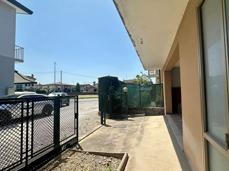 Immagine 3 di Villetta a schiera in vendita  in Via Scapacchiò a Selvazzano Dentro
