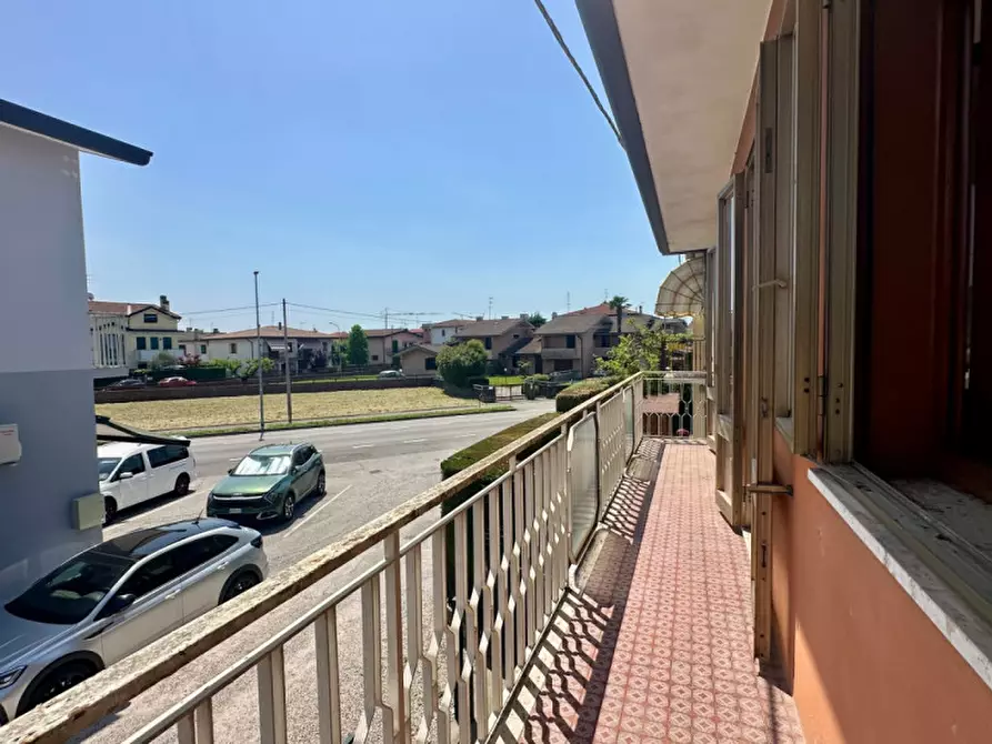 Immagine 10 di Villetta a schiera in vendita  in Via Scapacchiò a Selvazzano Dentro