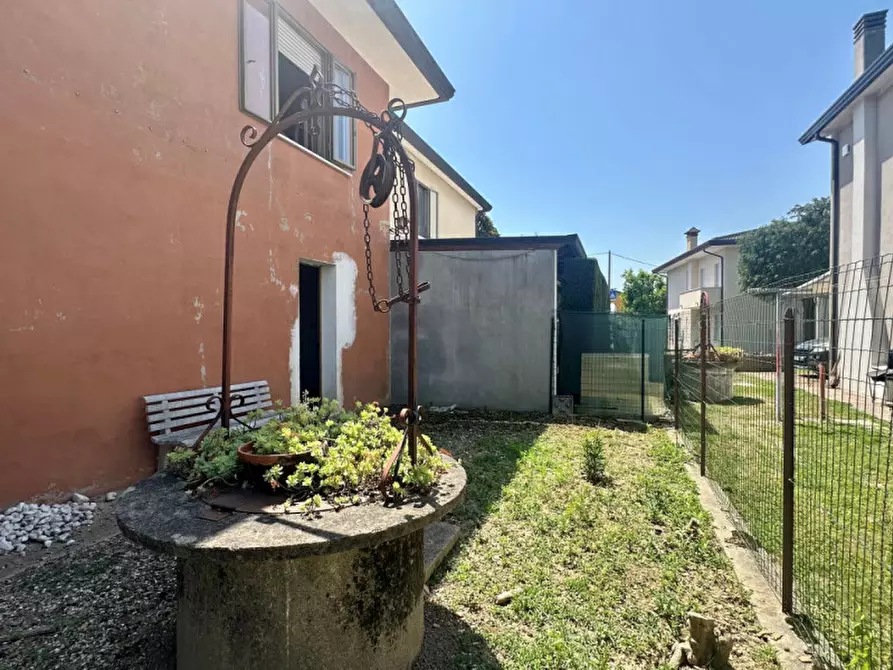 Immagine 26 di Villetta a schiera in vendita  in Via Scapacchiò a Selvazzano Dentro