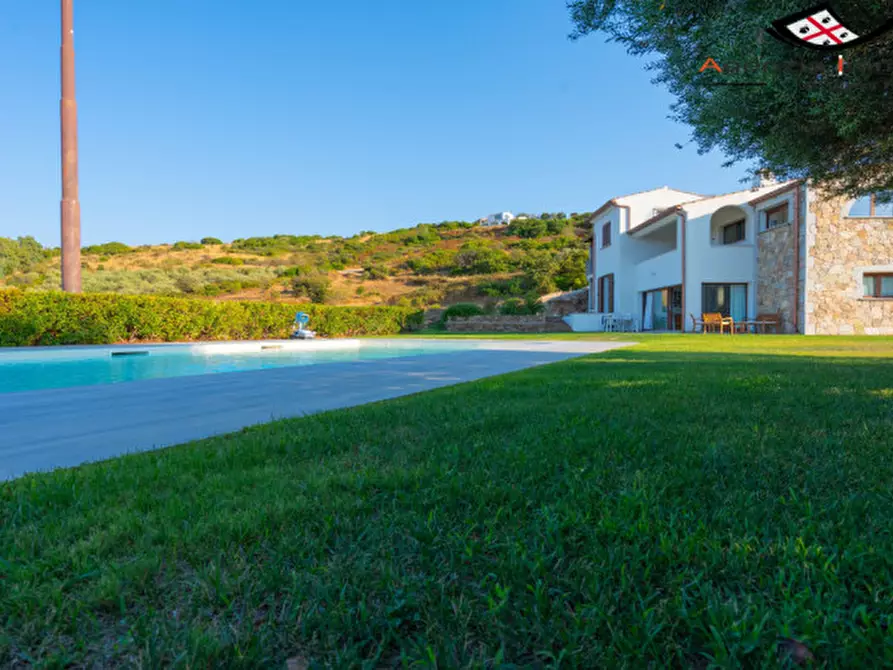 Immagine 14 di Villa in vendita  a Budoni