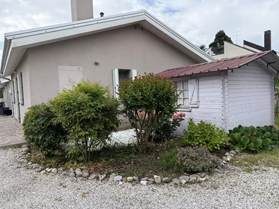 Immagine 3 di Casa bifamiliare in vendita  in Via Montanara a Rovigo