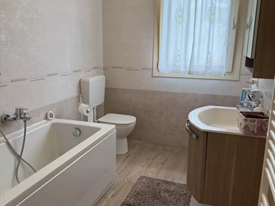 Immagine 19 di Casa bifamiliare in vendita  in Via Montanara a Rovigo