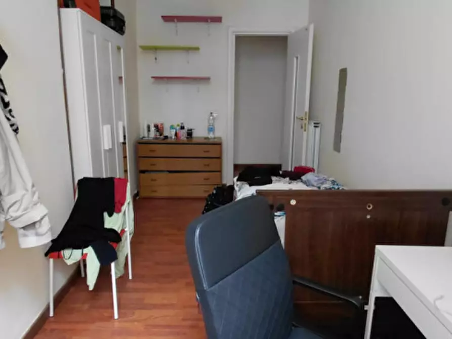 Immagine 8 di Camera in affitto  in via duomo 63 a Napoli