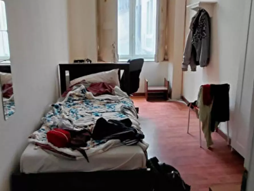 Immagine 10 di Camera in affitto  in via duomo 63 a Napoli