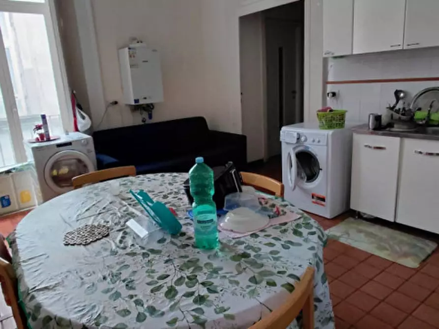 Immagine 18 di Camera in affitto  in via duomo 63 a Napoli