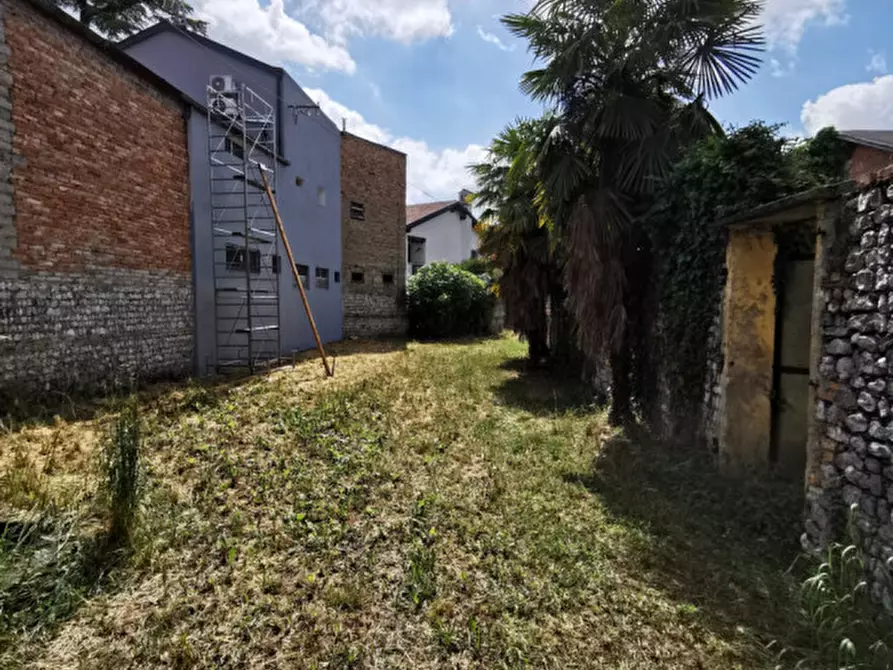 Immagine 13 di Rustico / casale in vendita  in Via G. Mazzini a Cordenons