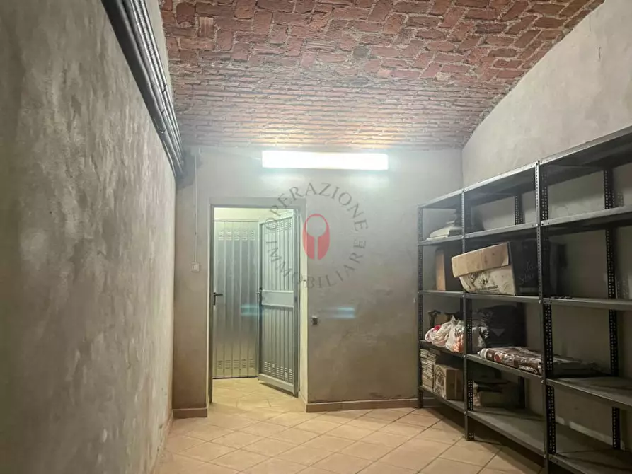 Immagine 12 di Negozio in vendita  in Via Bainsizza 23 a Torino