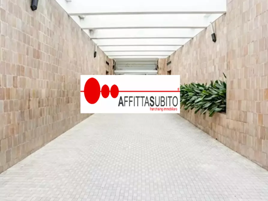 Immagine 10 di Appartamento in affitto  in via Luca Giordano a Napoli