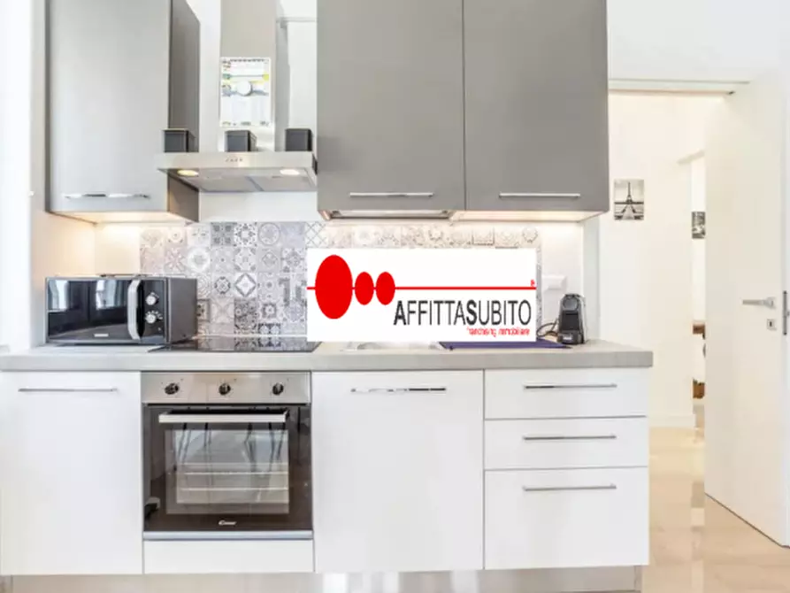 Immagine 15 di Appartamento in affitto  in via Luca Giordano a Napoli