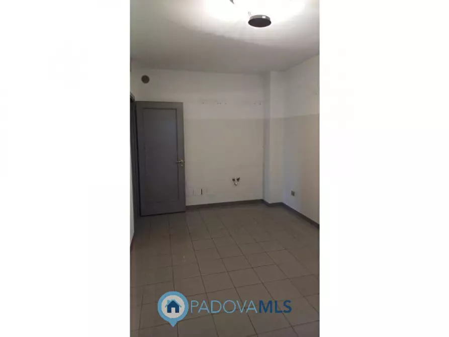 Immagine 7 di Ufficio in vendita  in via tiziano aspetti, 248 a Padova