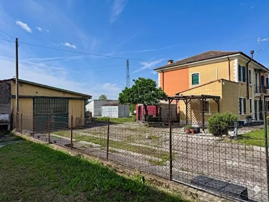 Immagine 11 di Villetta a schiera in vendita  a Badia Polesine
