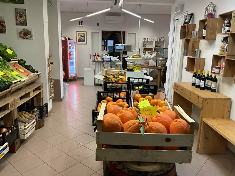 Immagine 1 di Attività commerciale in vendita  in Via Vittorio Emanuele II a Poggio A Caiano