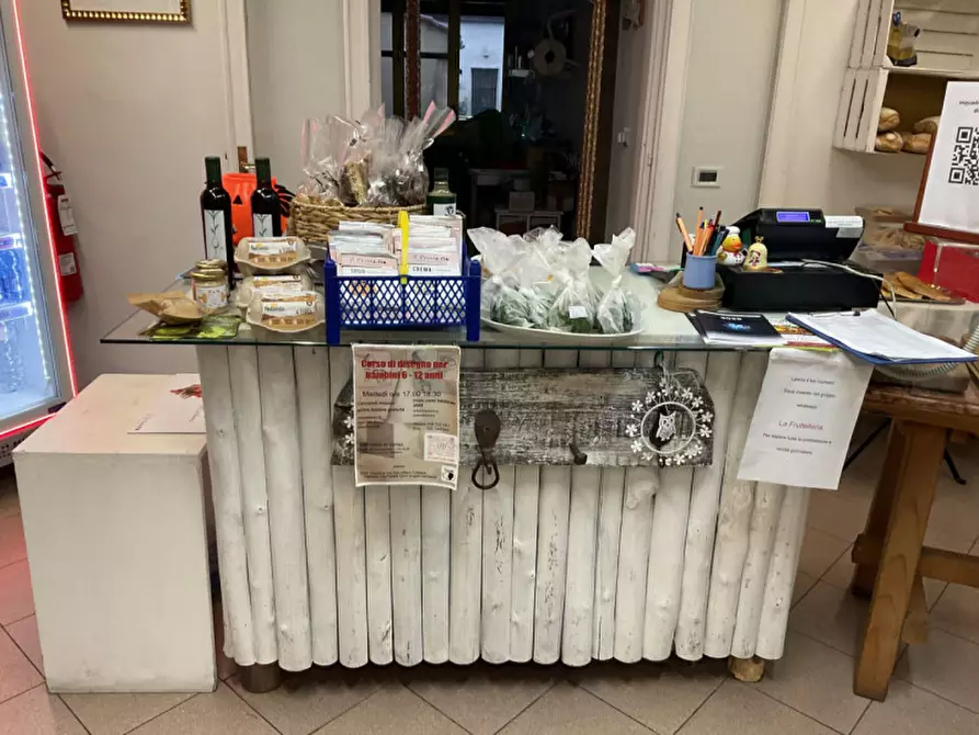 Immagine 3 di Attività commerciale in vendita  in Via Vittorio Emanuele II a Poggio A Caiano