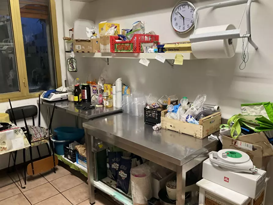 Immagine 7 di Attività commerciale in vendita  in Via Vittorio Emanuele II a Poggio A Caiano