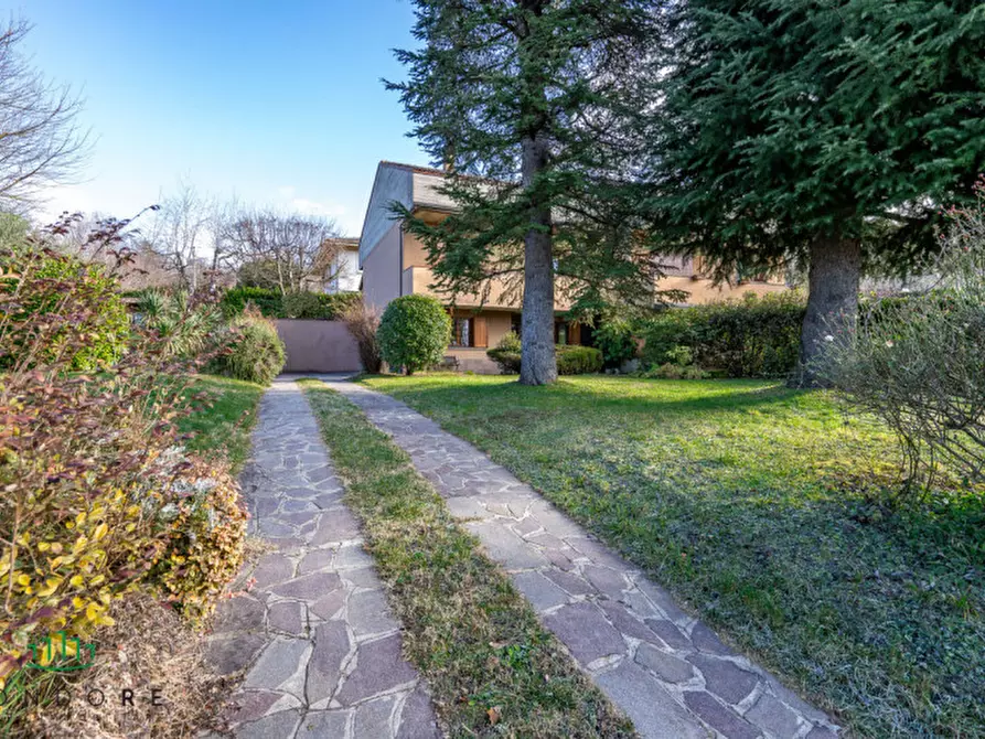 Immagine 3 di Villa in vendita  in Via Alexander Fleming a Monte San Pietro