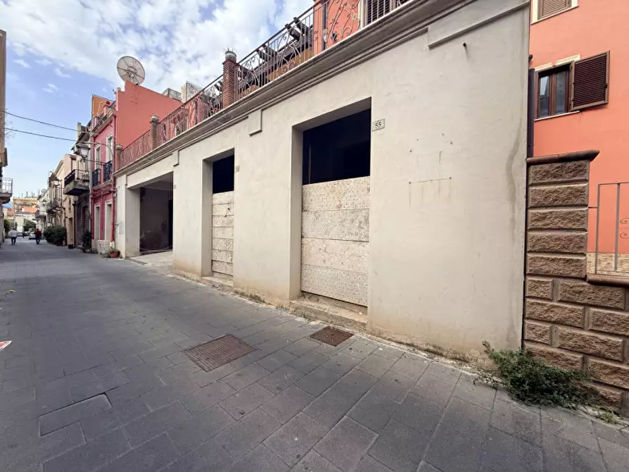 Immagine 8 di Negozio in vendita  in via raffaele colosi a Milazzo