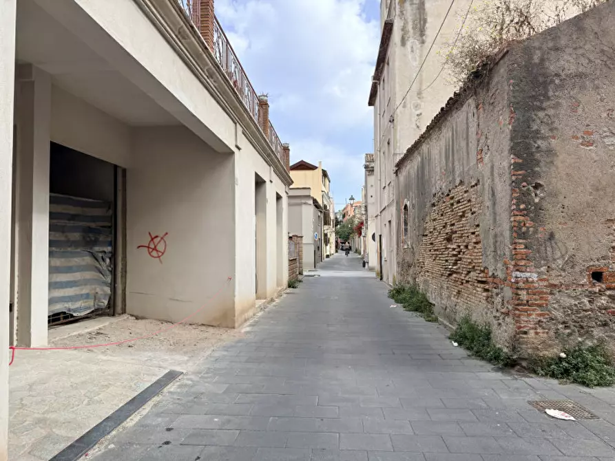 Immagine 9 di Negozio in vendita  in via raffaele colosi a Milazzo