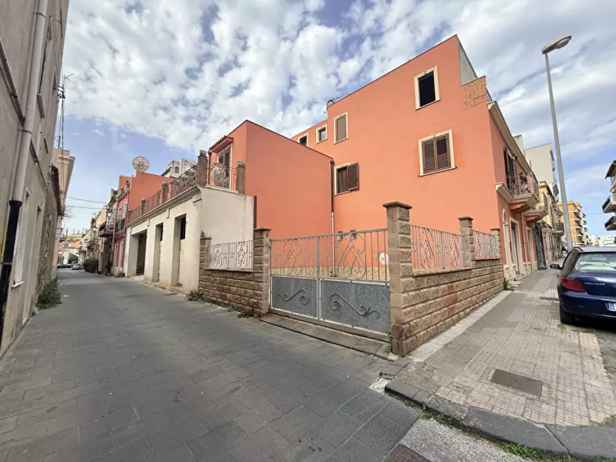 Immagine 12 di Negozio in vendita  in via raffaele colosi a Milazzo