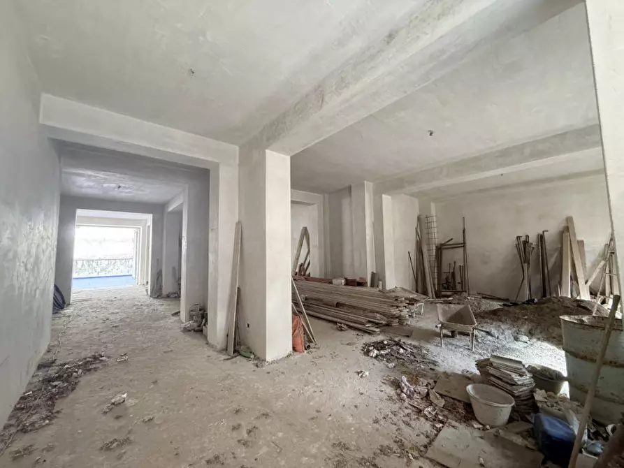 Immagine 14 di Negozio in vendita  in via raffaele colosi a Milazzo