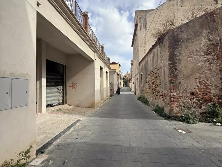 Immagine 25 di Negozio in vendita  in via raffaele colosi a Milazzo