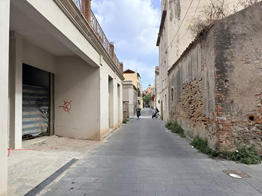 Immagine 26 di Negozio in vendita  in via raffaele colosi a Milazzo