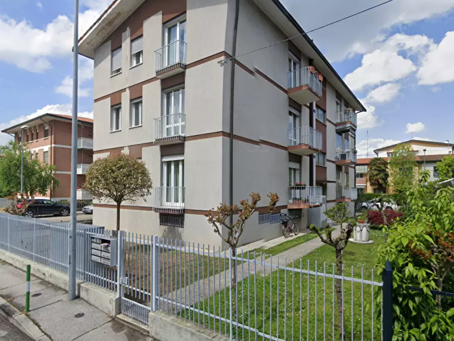 Immagine 3 di Appartamento in vendita  in Via Giuseppe Baretti a Padova