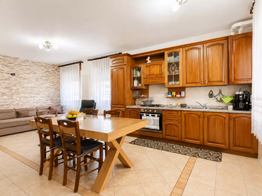 Immagine 3 di Casa indipendente in vendita  in Via Capovilla, 50 a Villaverla