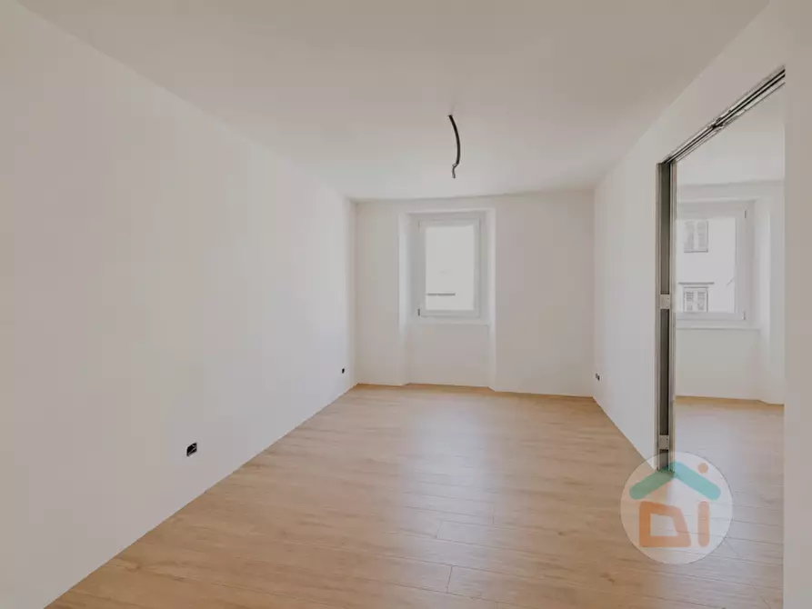 Immagine 14 di Appartamento in vendita  in Piazza Camillo Benso Conte di Cavour a Gorizia