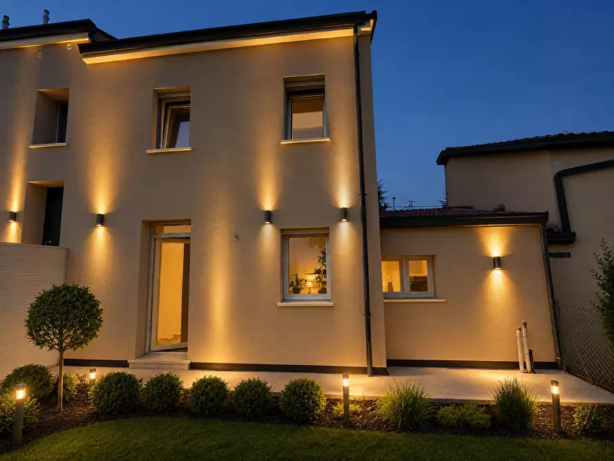 Immagine 1 di Casa trifamiliare in vendita  in Via Roma a Borgoricco