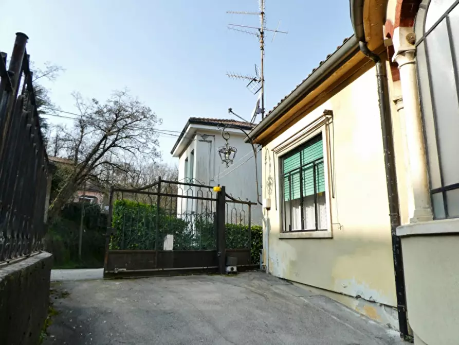 Immagine 3 di Casa indipendente in vendita  in Via Cialdini a Vicenza