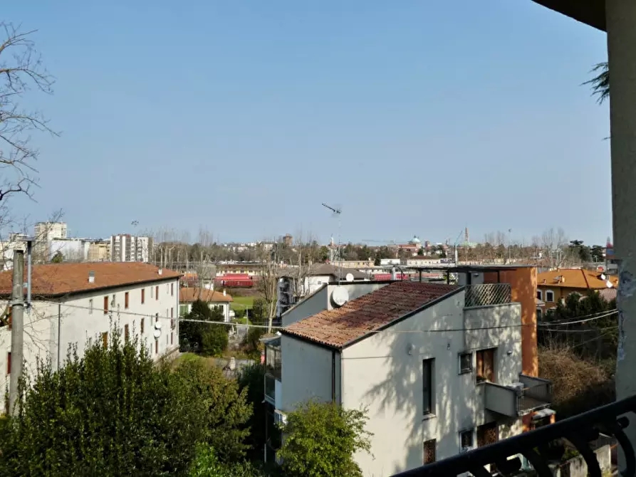 Immagine 5 di Casa indipendente in vendita  in Via Cialdini a Vicenza