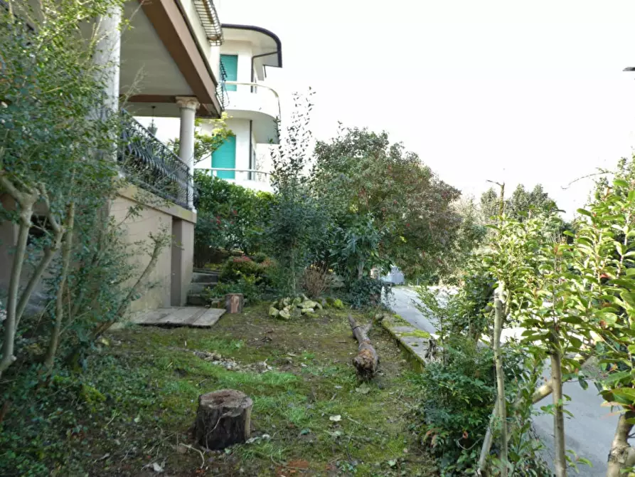 Immagine 15 di Casa indipendente in vendita  in Via Cialdini a Vicenza