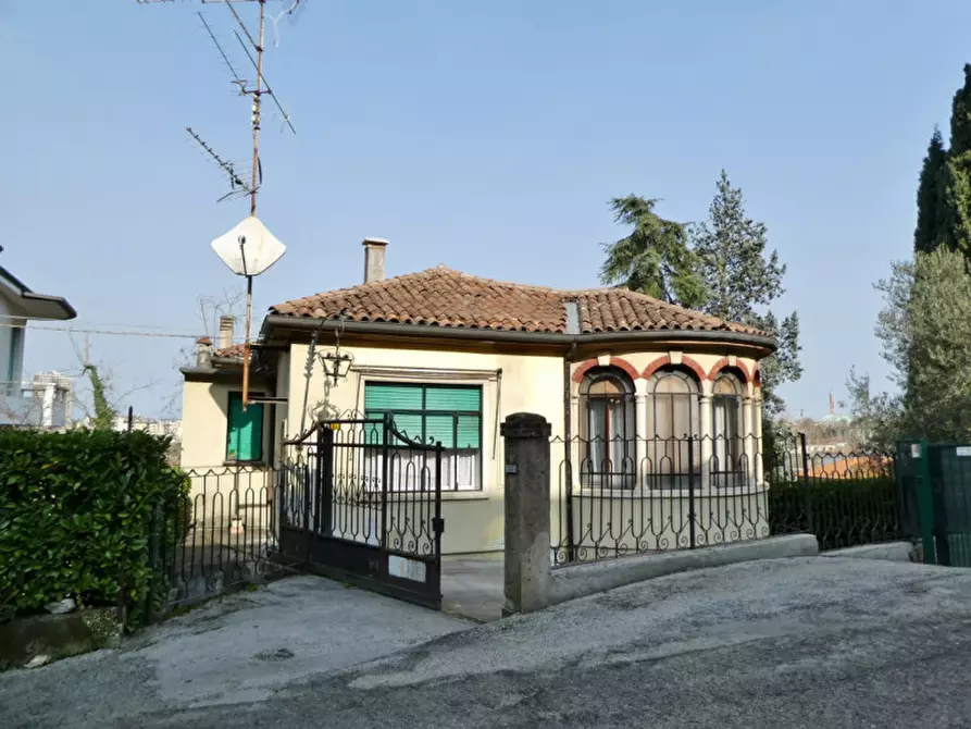 Immagine 25 di Casa indipendente in vendita  in Via Cialdini a Vicenza