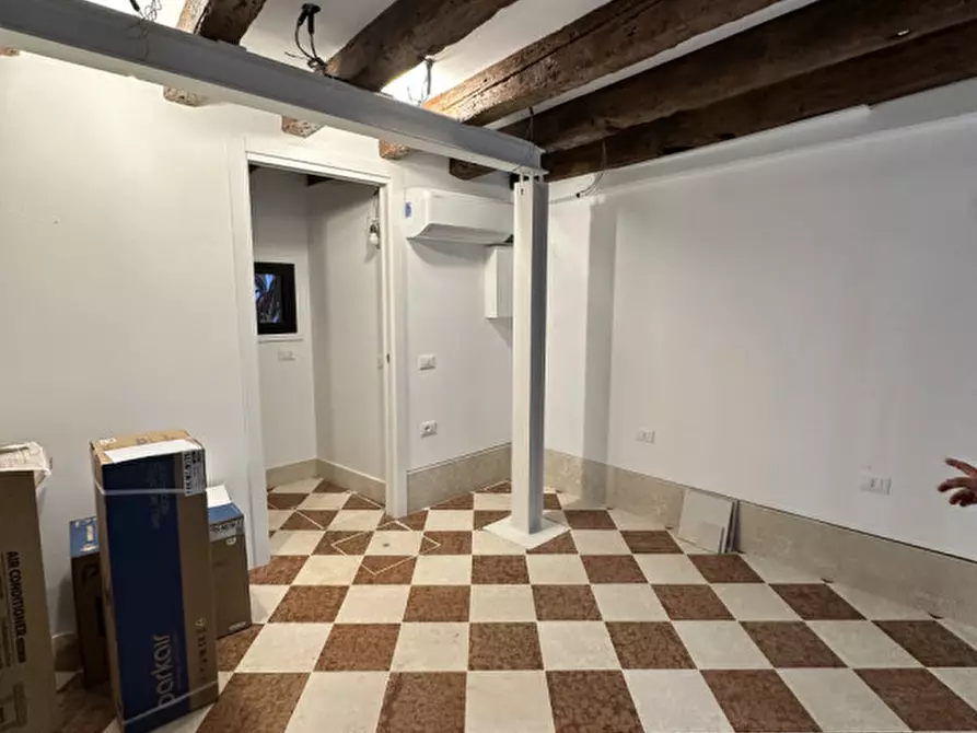 Immagine 2 di Ufficio in affitto  a Venezia