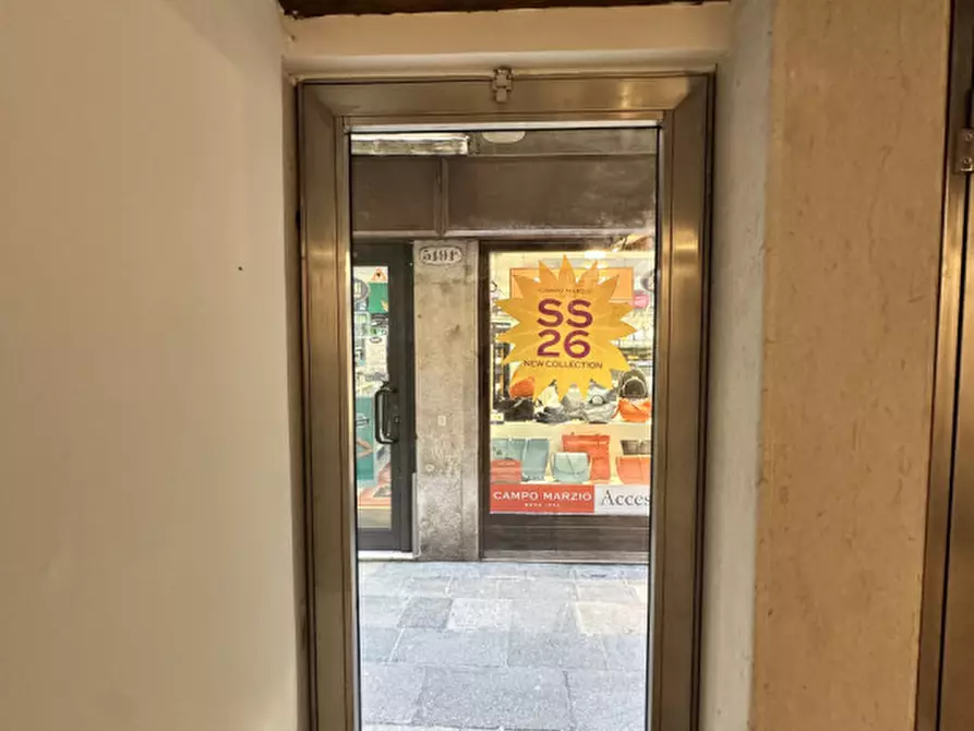 Immagine 4 di Ufficio in affitto  a Venezia
