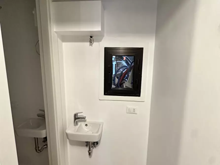 Immagine 7 di Ufficio in affitto  a Venezia